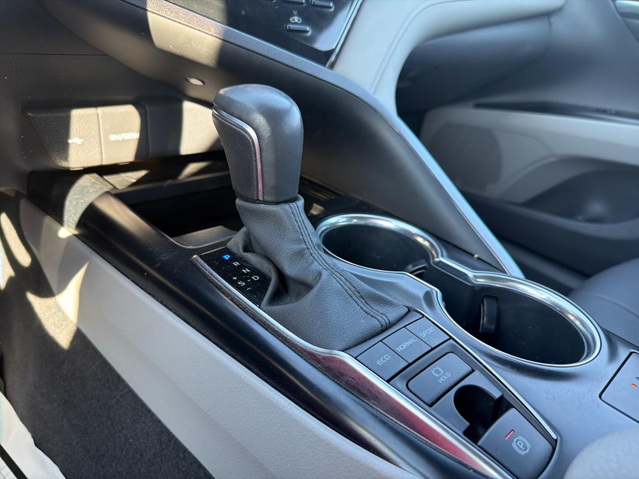 Toyota Camry XLE Auto (Natl) 2020