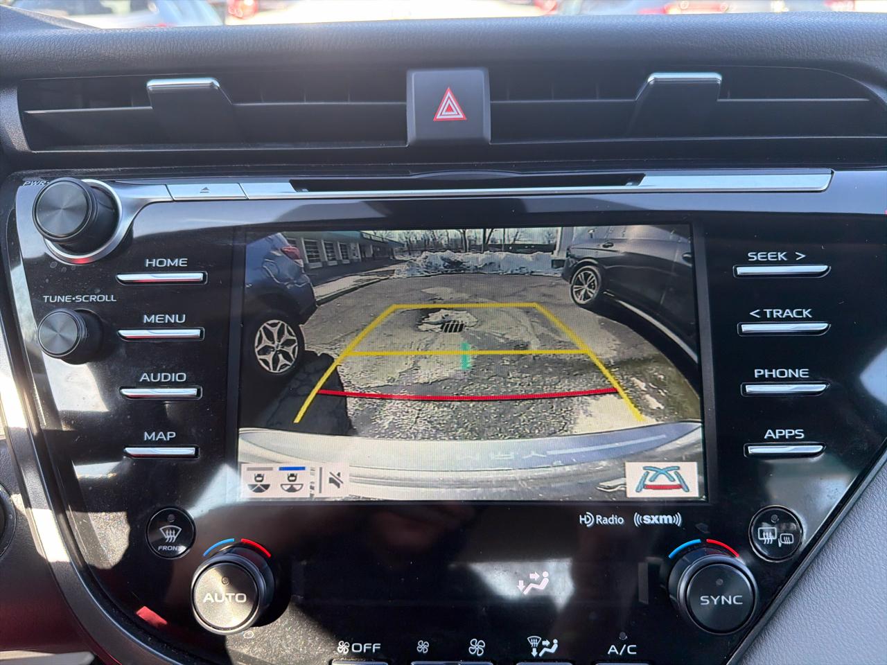 Toyota Camry XLE Auto (Natl) 2020