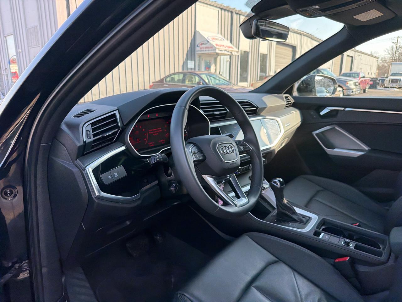 Audi Q3 S line Premium 45 TFSI quattro 2025