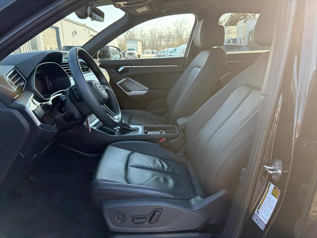 Audi Q3 S line Premium 45 TFSI quattro 2025