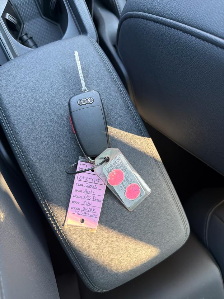 Audi Q3 S line Premium 45 TFSI quattro 2025