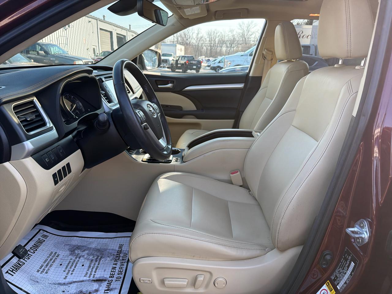 Toyota Highlander XLE V6 AWD (Natl) 2017