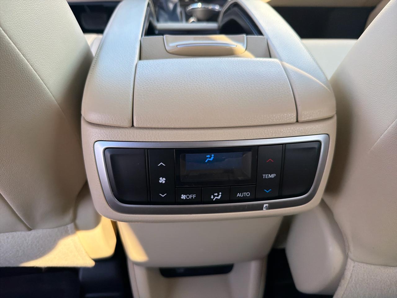 Toyota Highlander XLE V6 AWD (Natl) 2017