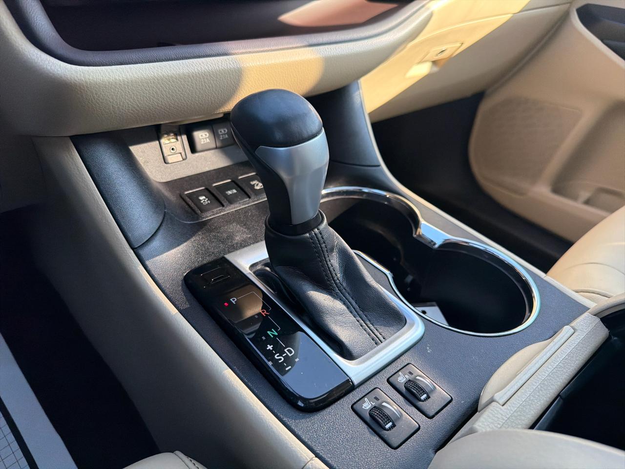 Toyota Highlander XLE V6 AWD (Natl) 2017