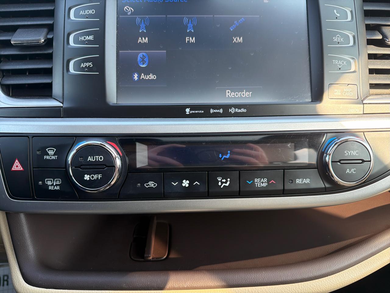 Toyota Highlander XLE V6 AWD (Natl) 2017