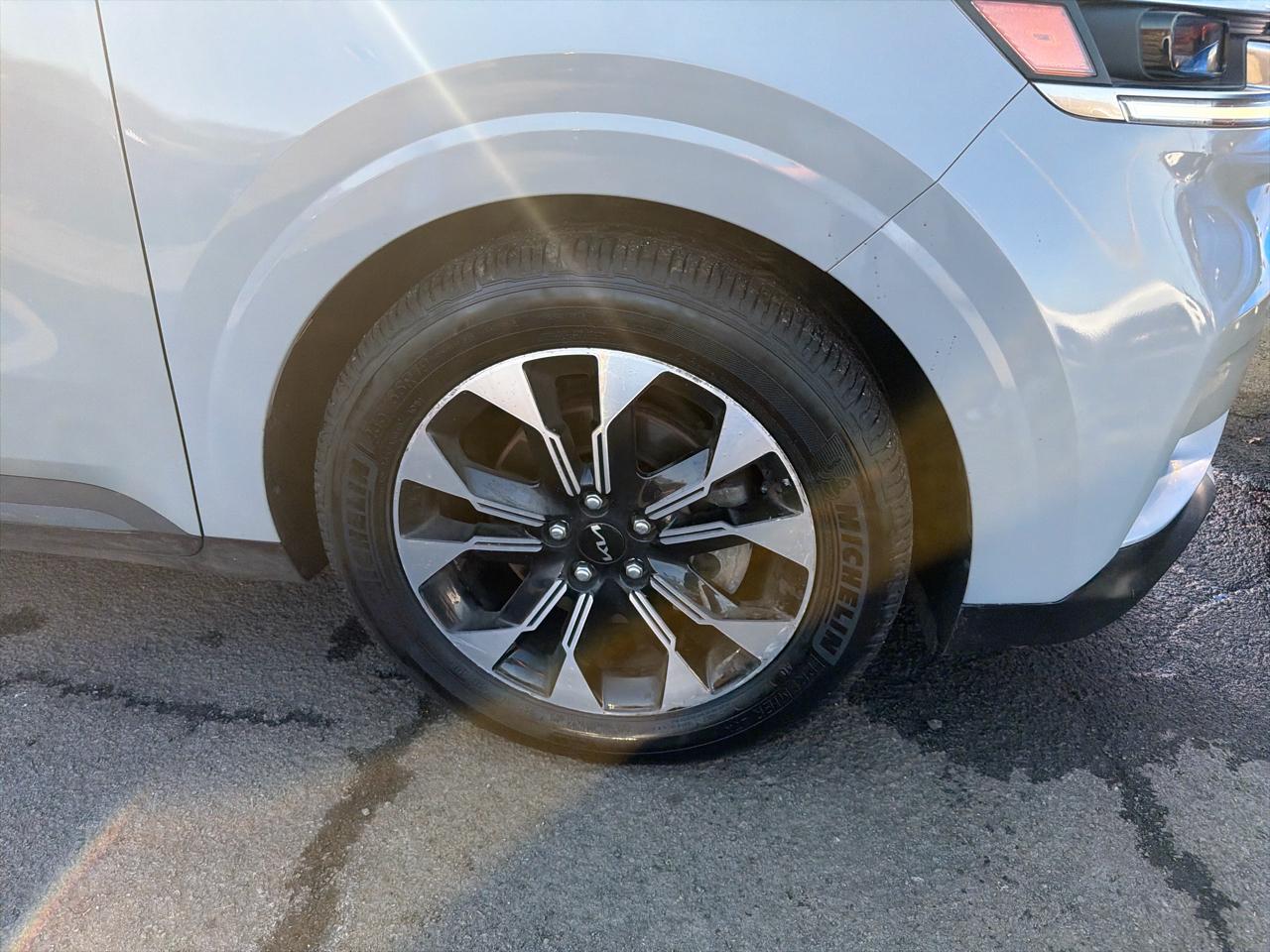 Kia Carnival EX FWD 2024