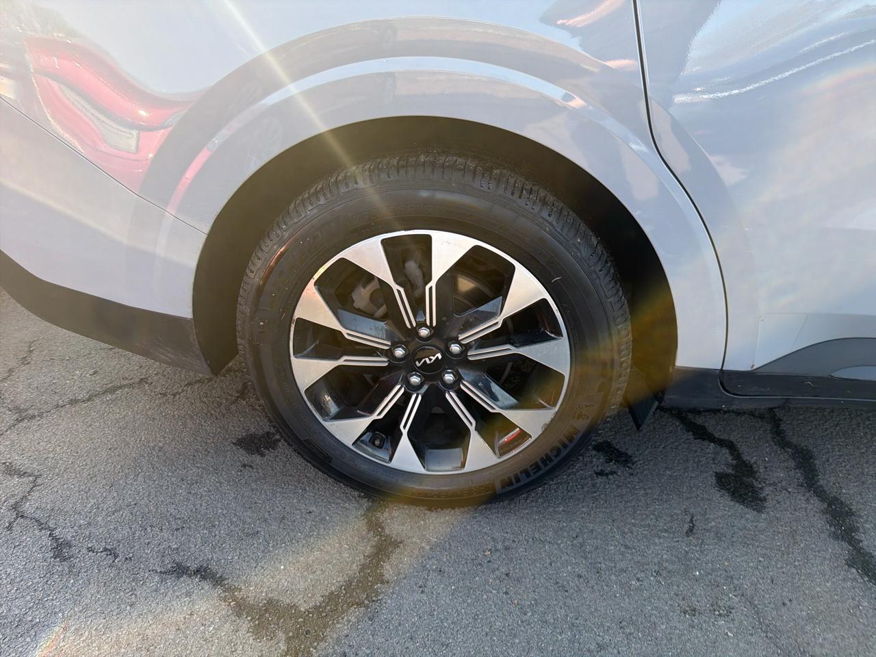 Kia Carnival EX FWD 2024