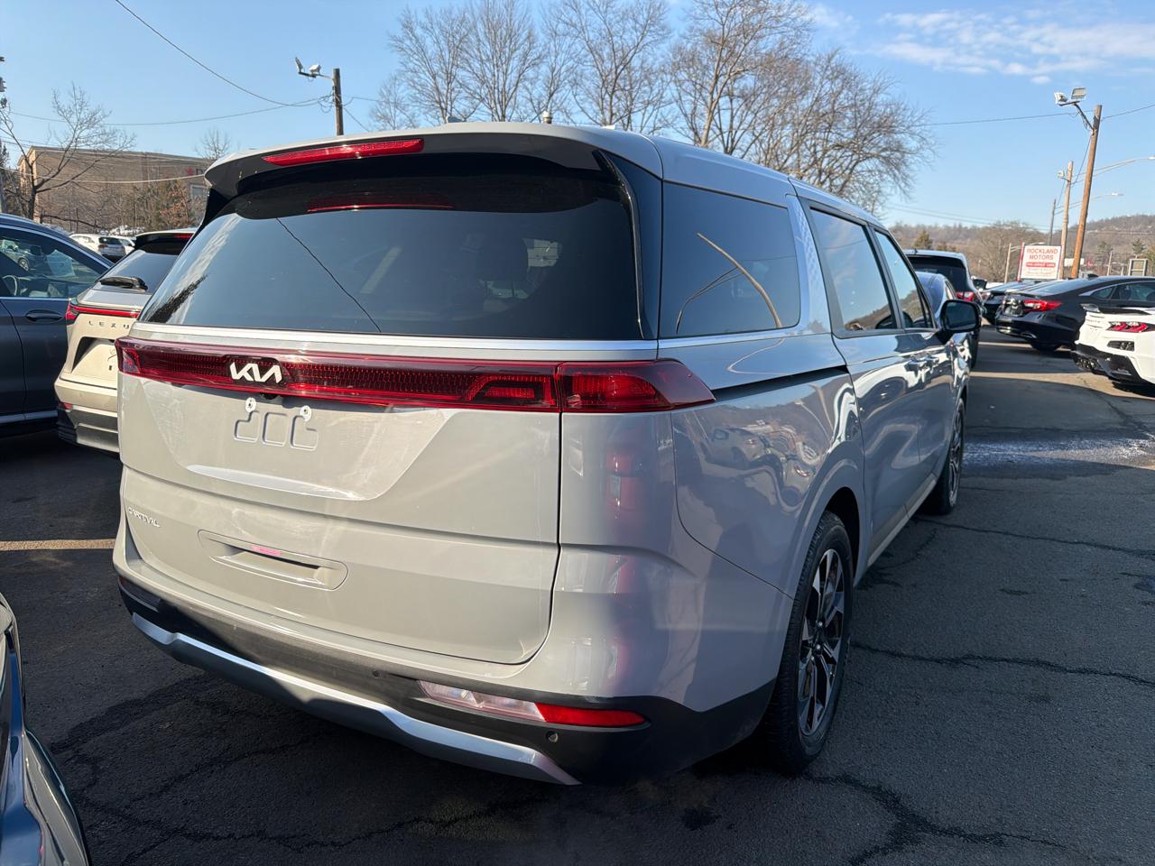 Kia Carnival EX FWD 2024