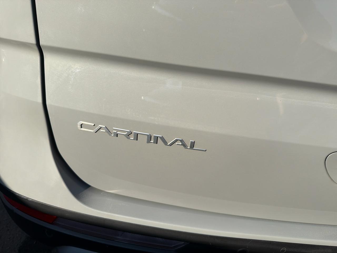 Kia Carnival EX FWD 2024