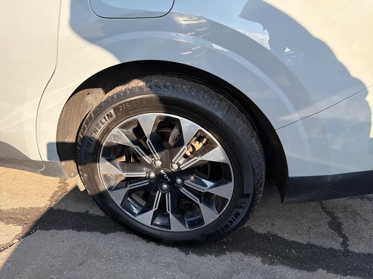 Kia Carnival EX FWD 2024