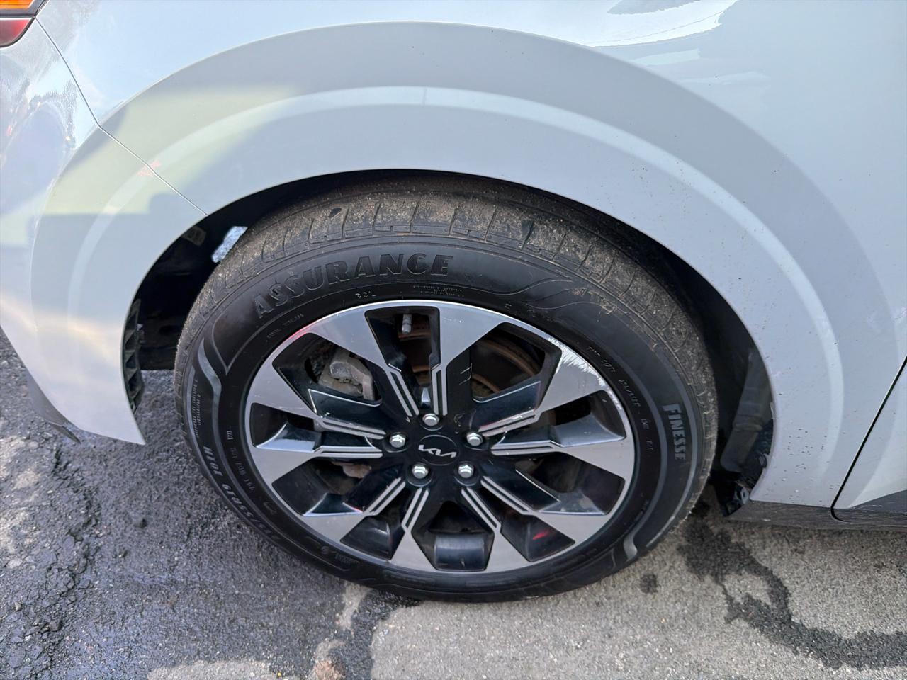 Kia Carnival EX FWD 2024