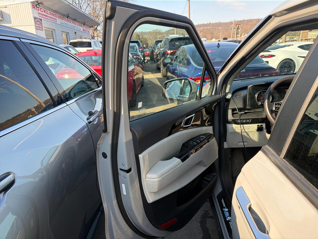 Kia Carnival EX FWD 2024