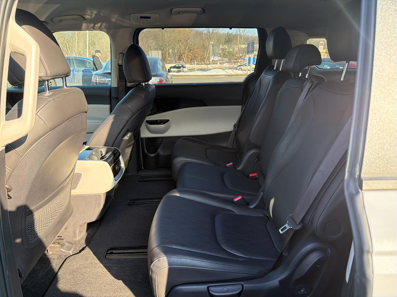 Kia Carnival EX FWD 2024