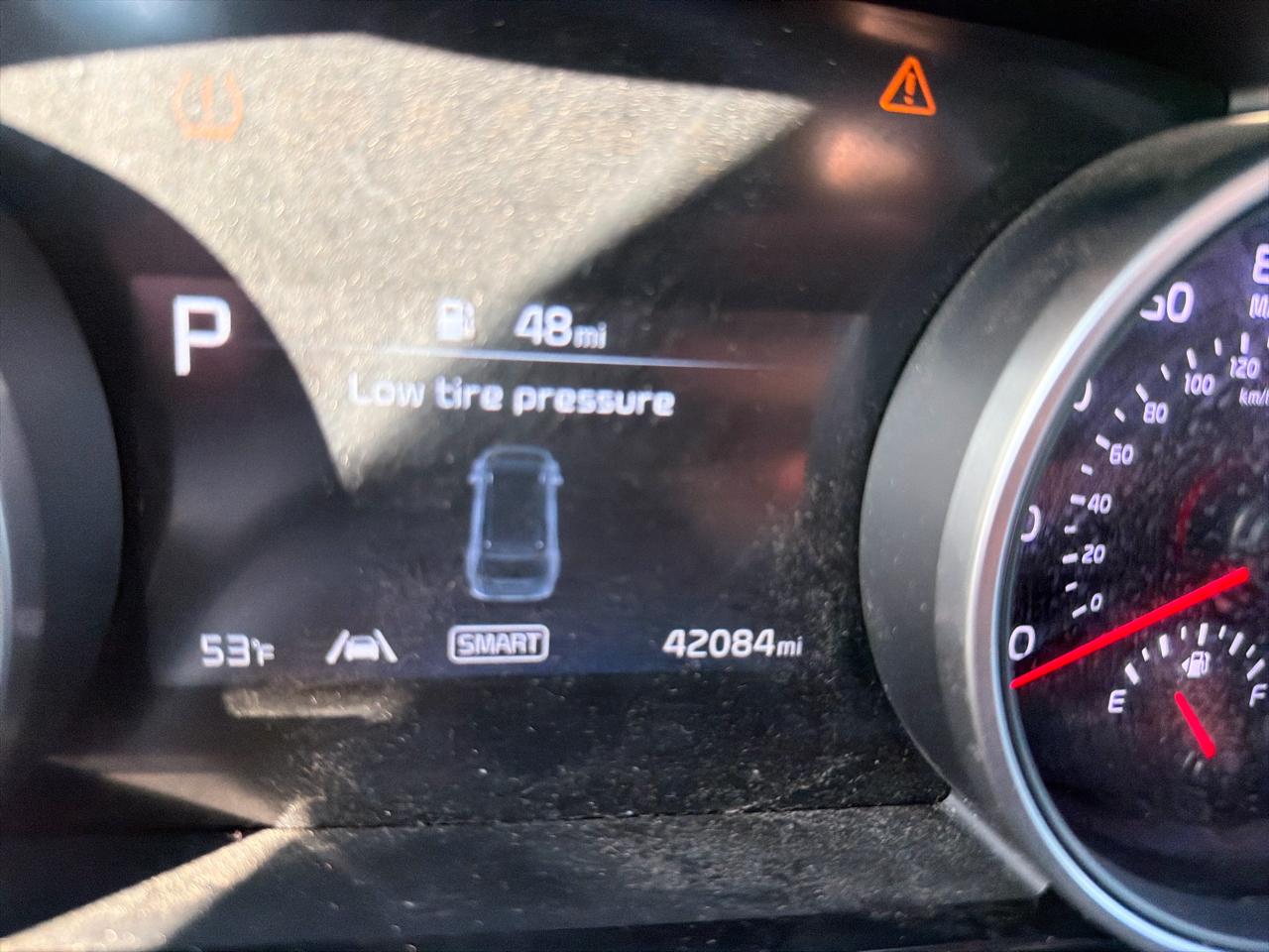 Kia Carnival EX FWD 2024