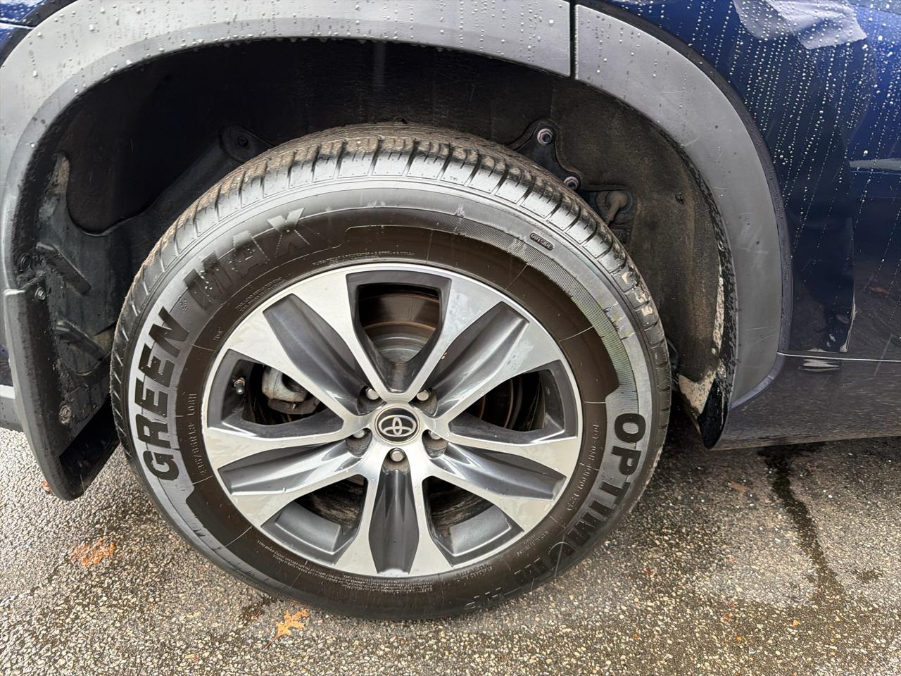 Toyota Highlander XLE 2023