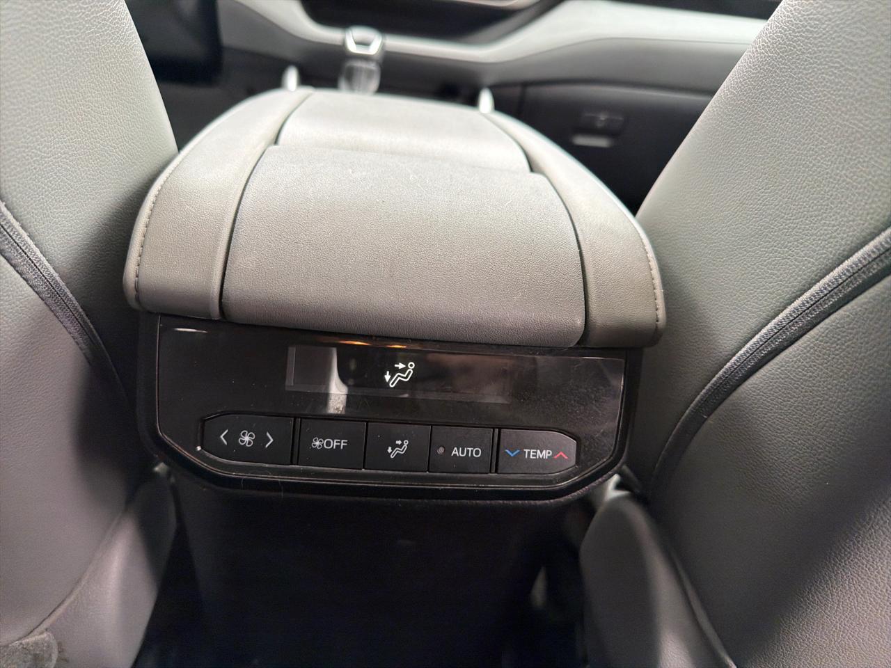 Toyota Highlander XLE 2023