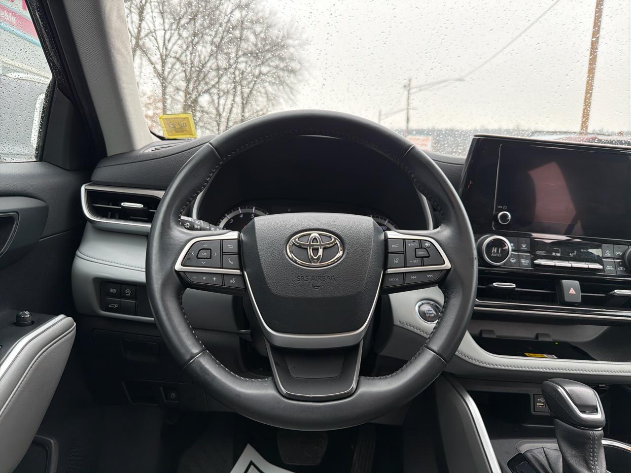 Toyota Highlander XLE 2023