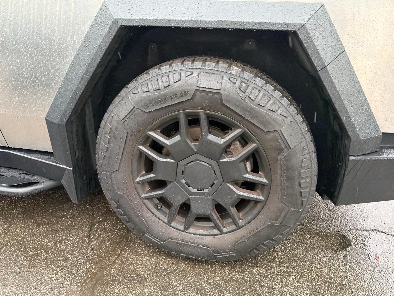 Tesla Cybertruck AWD 2024