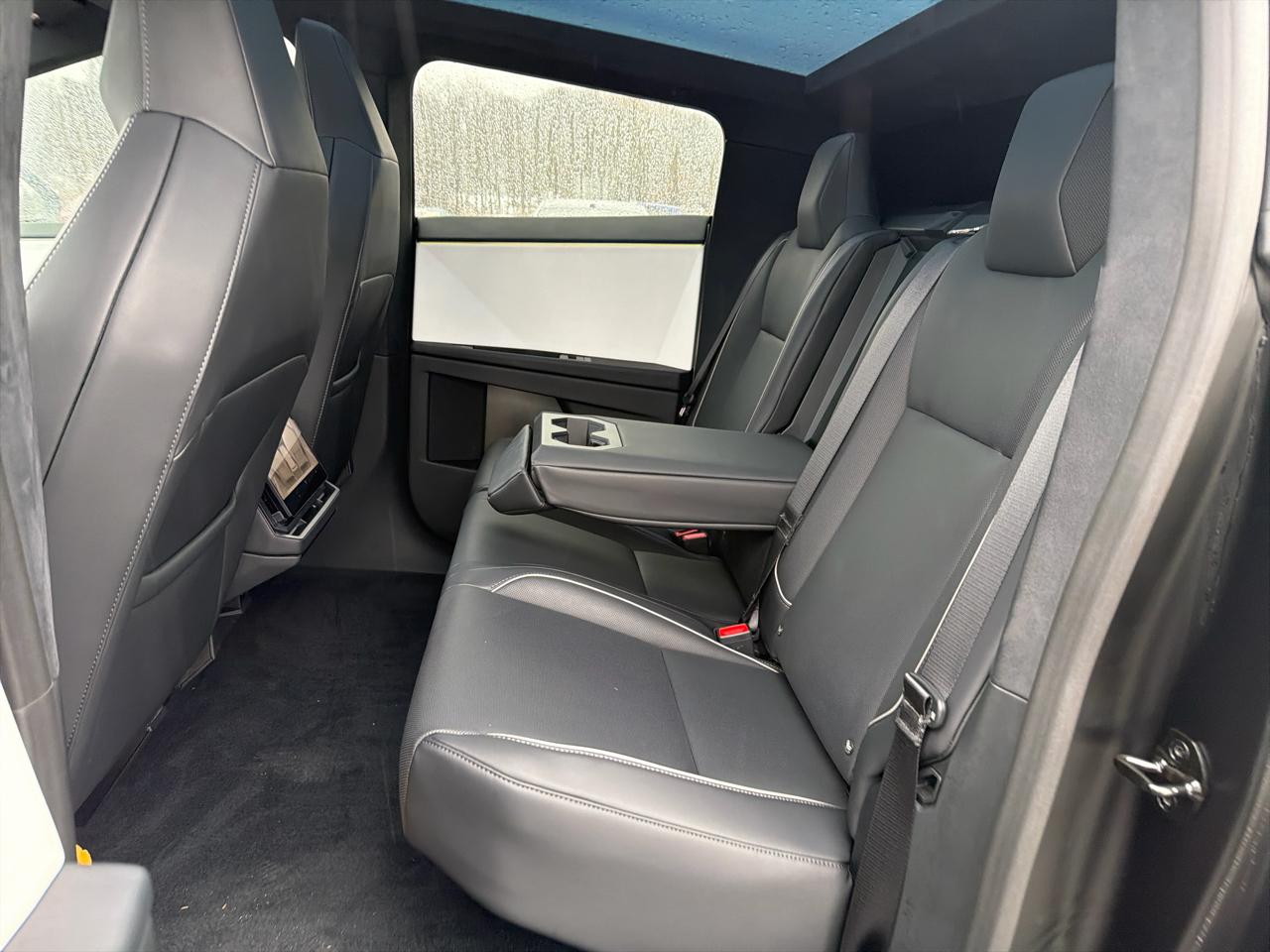 Tesla Cybertruck AWD 2024