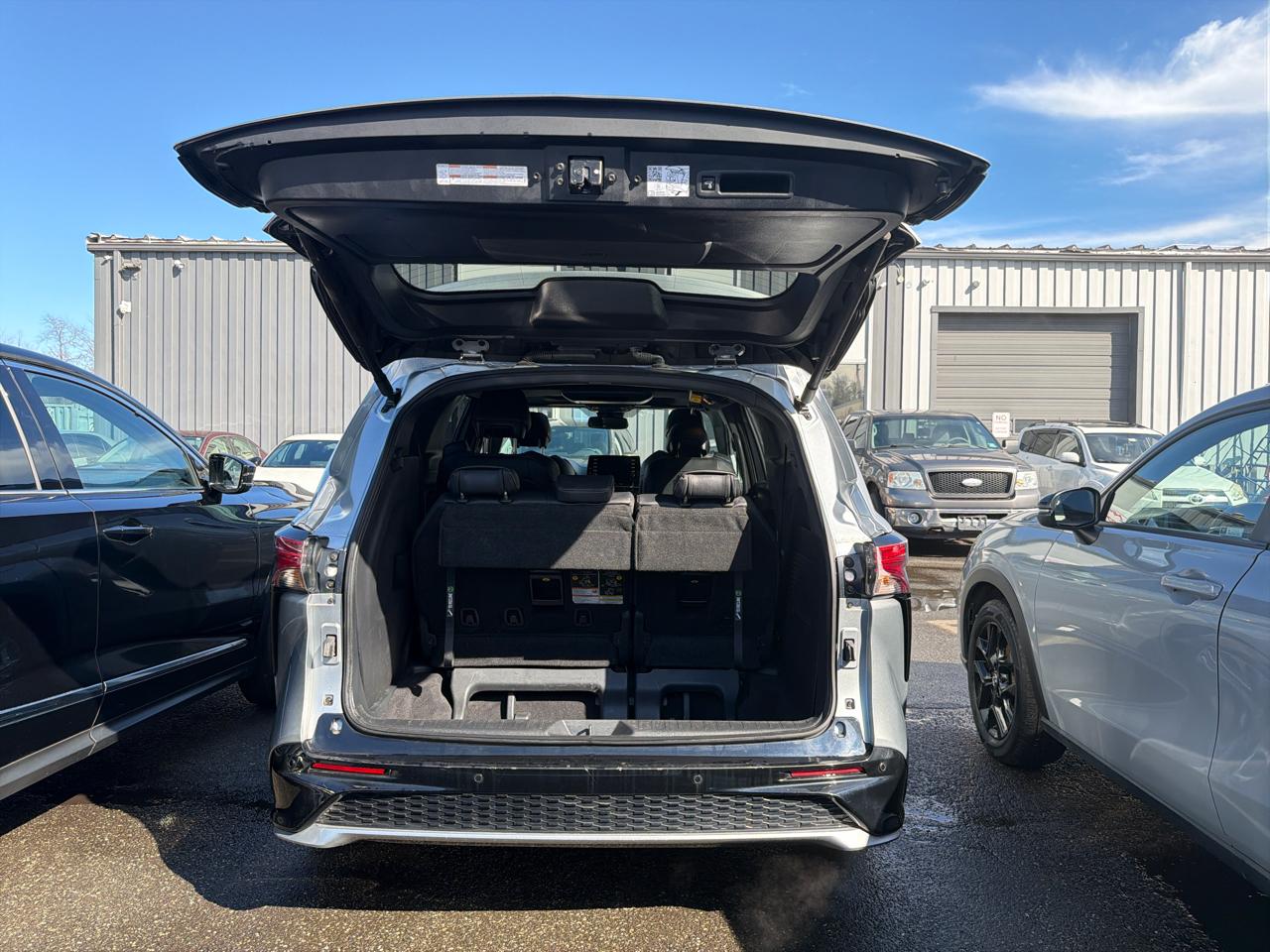 Toyota Sienna XSE 25th Anniversary AWD 7-Passenger (Natl) 2023