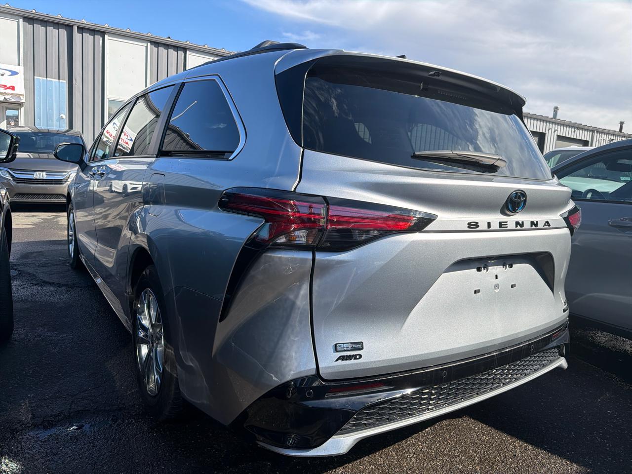 Toyota Sienna XSE 25th Anniversary AWD 7-Passenger (Natl) 2023