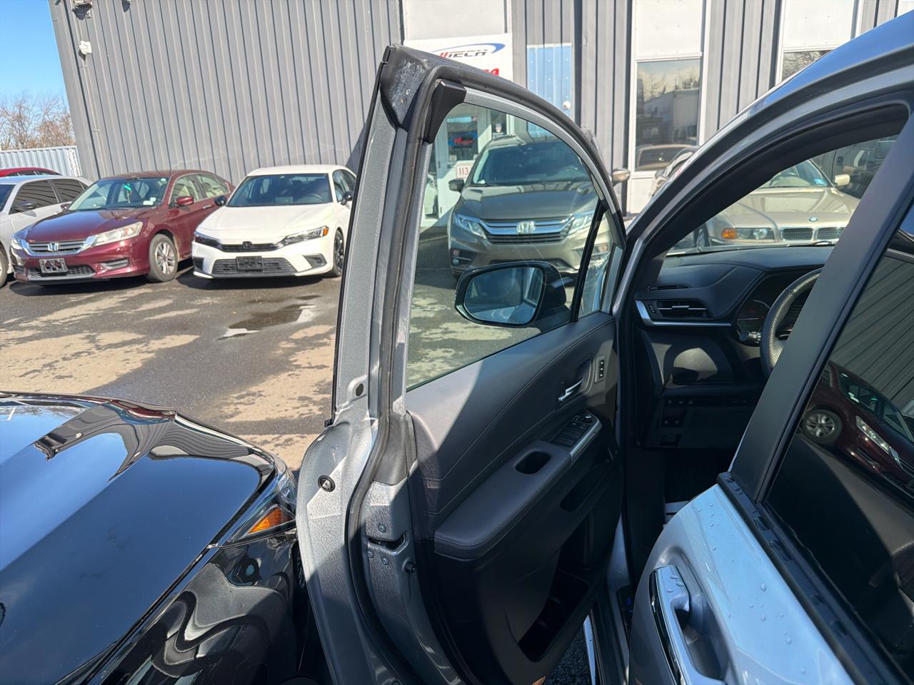 Toyota Sienna XSE 25th Anniversary AWD 7-Passenger (Natl) 2023