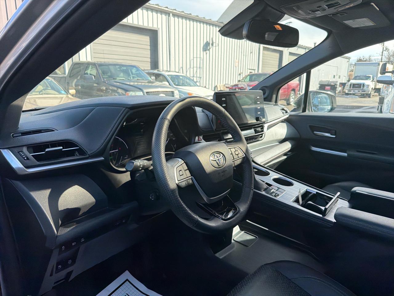 Toyota Sienna XSE 25th Anniversary AWD 7-Passenger (Natl) 2023