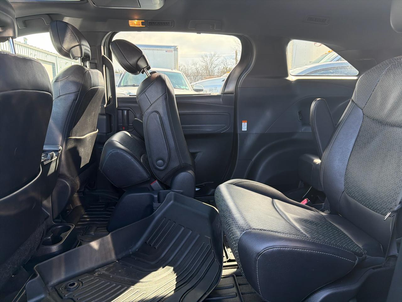 Toyota Sienna XSE 25th Anniversary AWD 7-Passenger (Natl) 2023