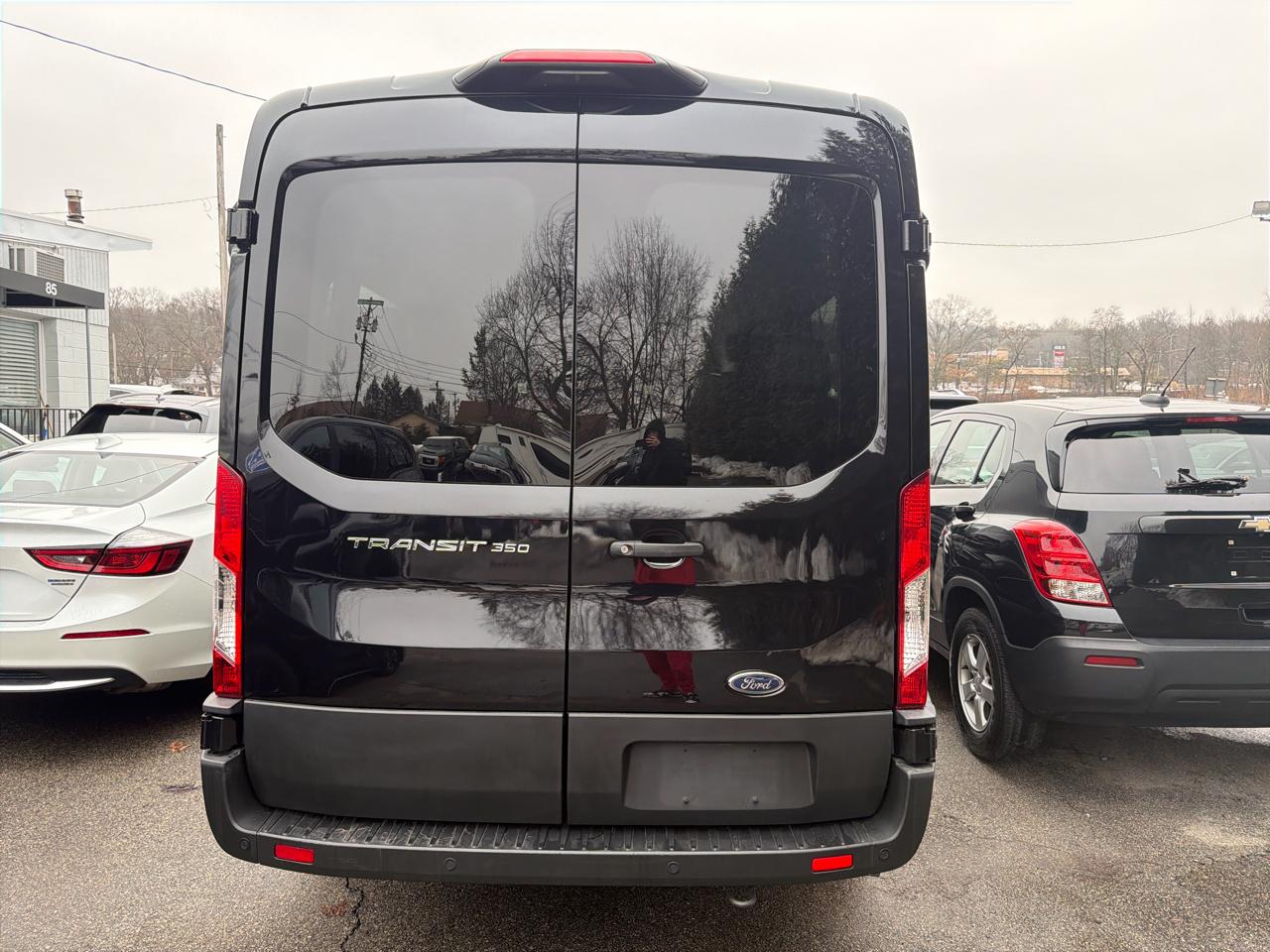 Ford Transit Passenger Wagon  2023