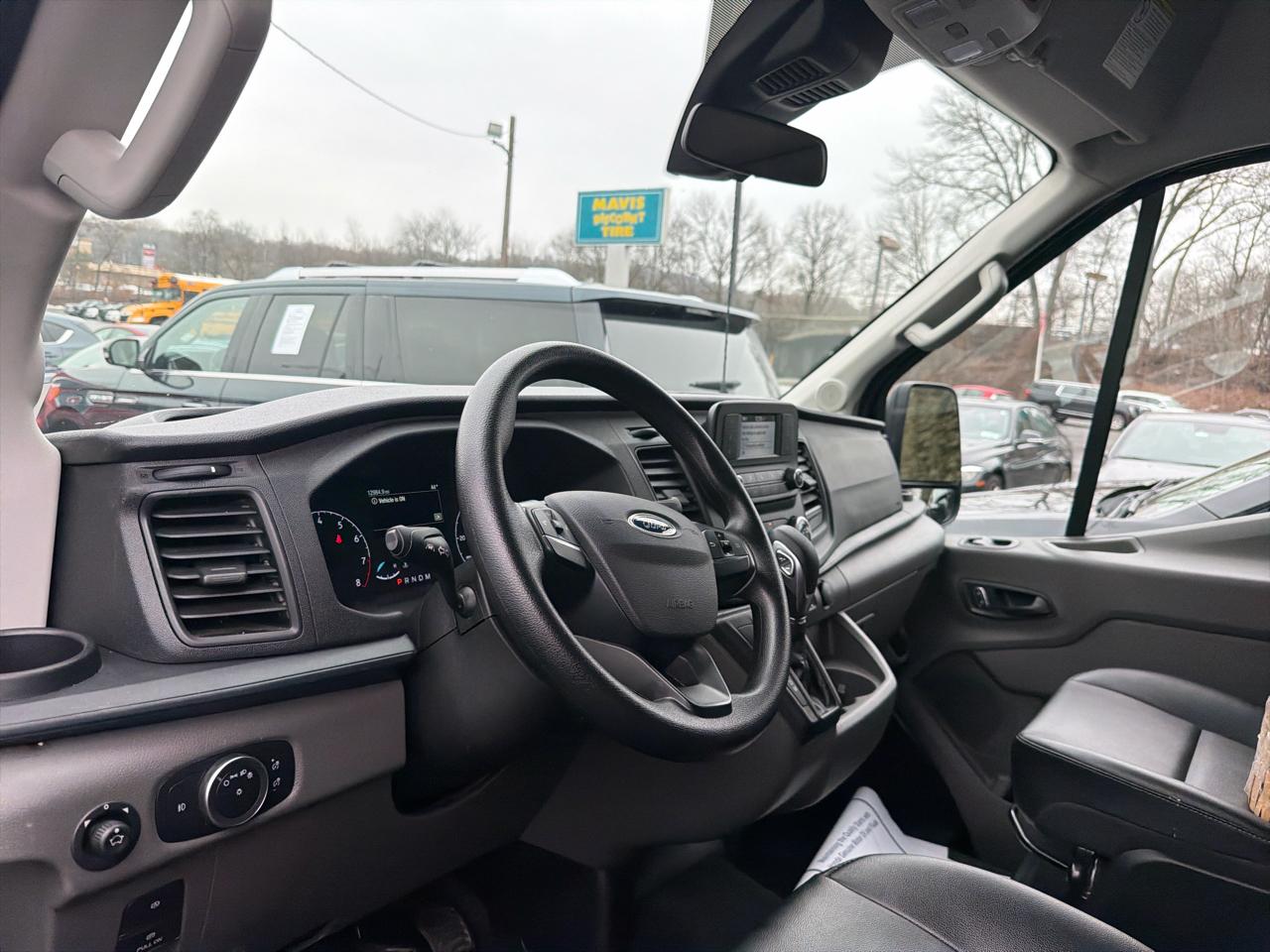 Ford Transit Passenger Wagon  2023