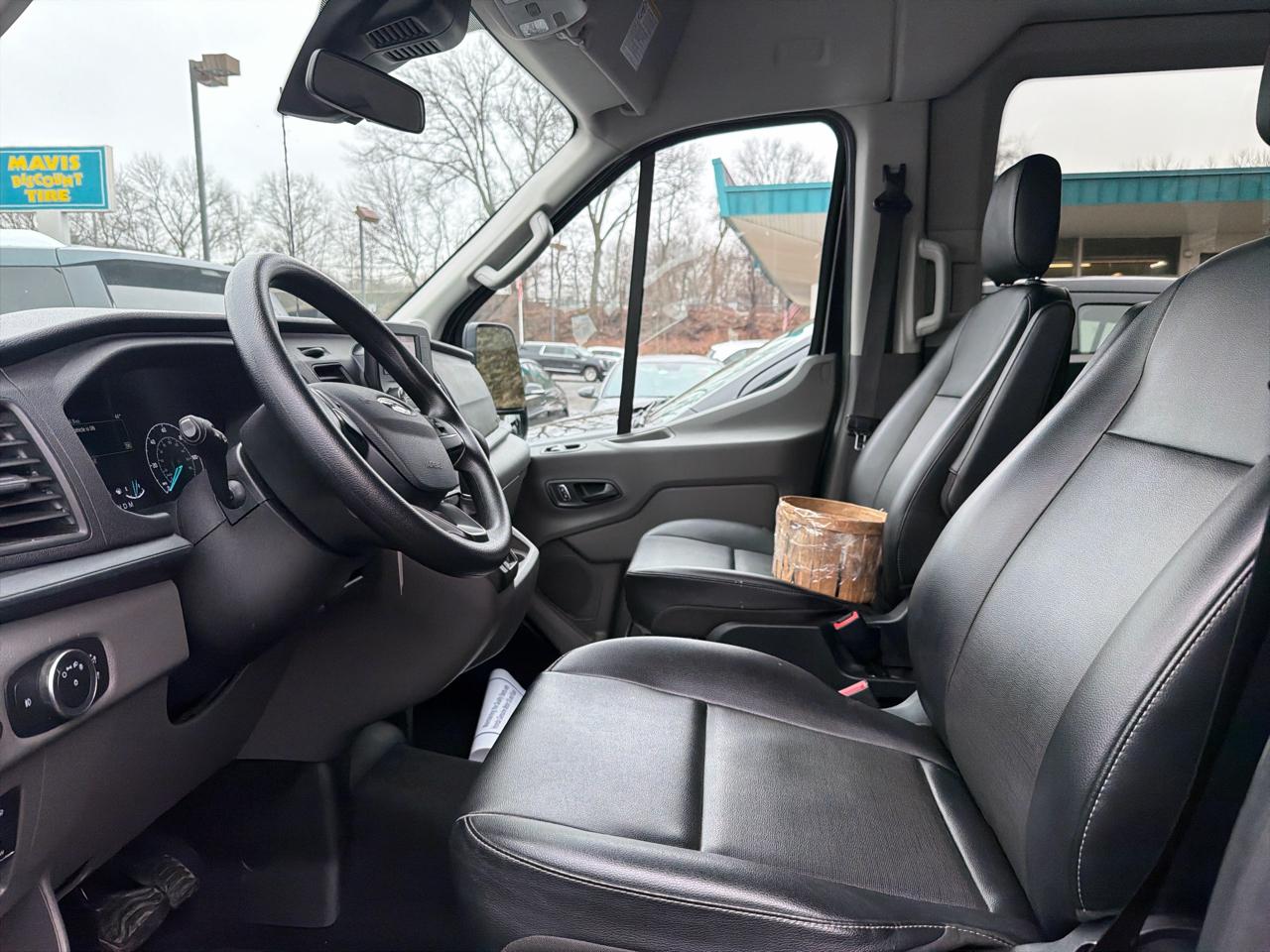 Ford Transit Passenger Wagon  2023