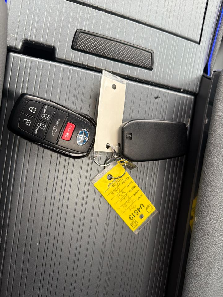 Toyota Sienna XSE AWD 7-Passenger (Natl) 2024