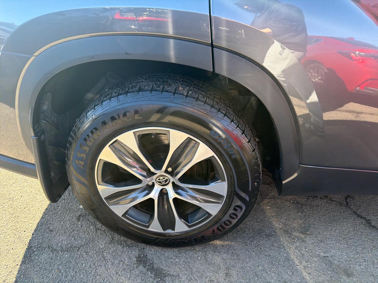 Toyota Highlander Hybrid XLE AWD (Natl) 2021