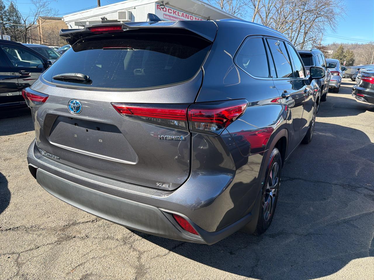 Toyota Highlander Hybrid XLE AWD (Natl) 2021