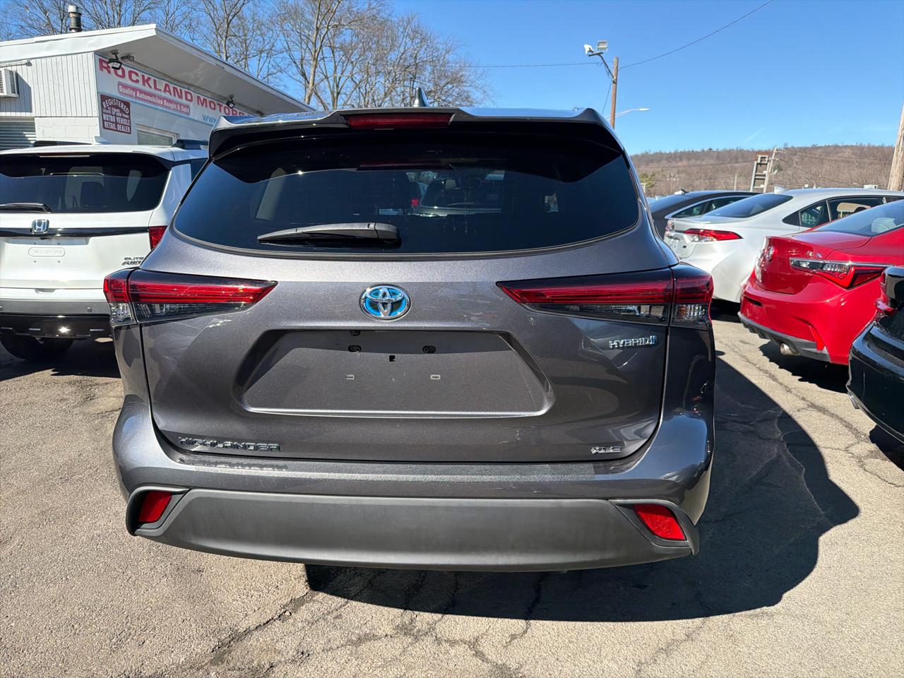 Toyota Highlander Hybrid XLE AWD (Natl) 2021