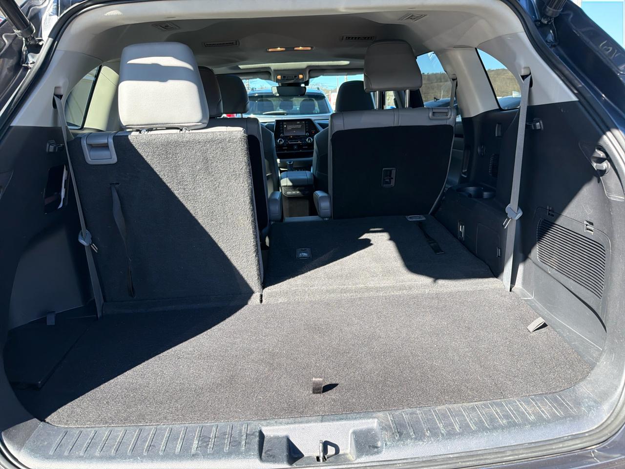 Toyota Highlander Hybrid XLE AWD (Natl) 2021