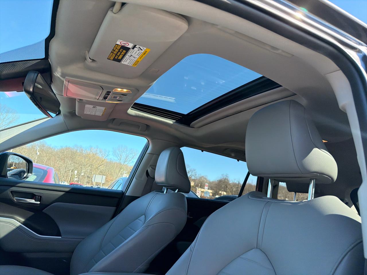 Toyota Highlander Hybrid XLE AWD (Natl) 2021