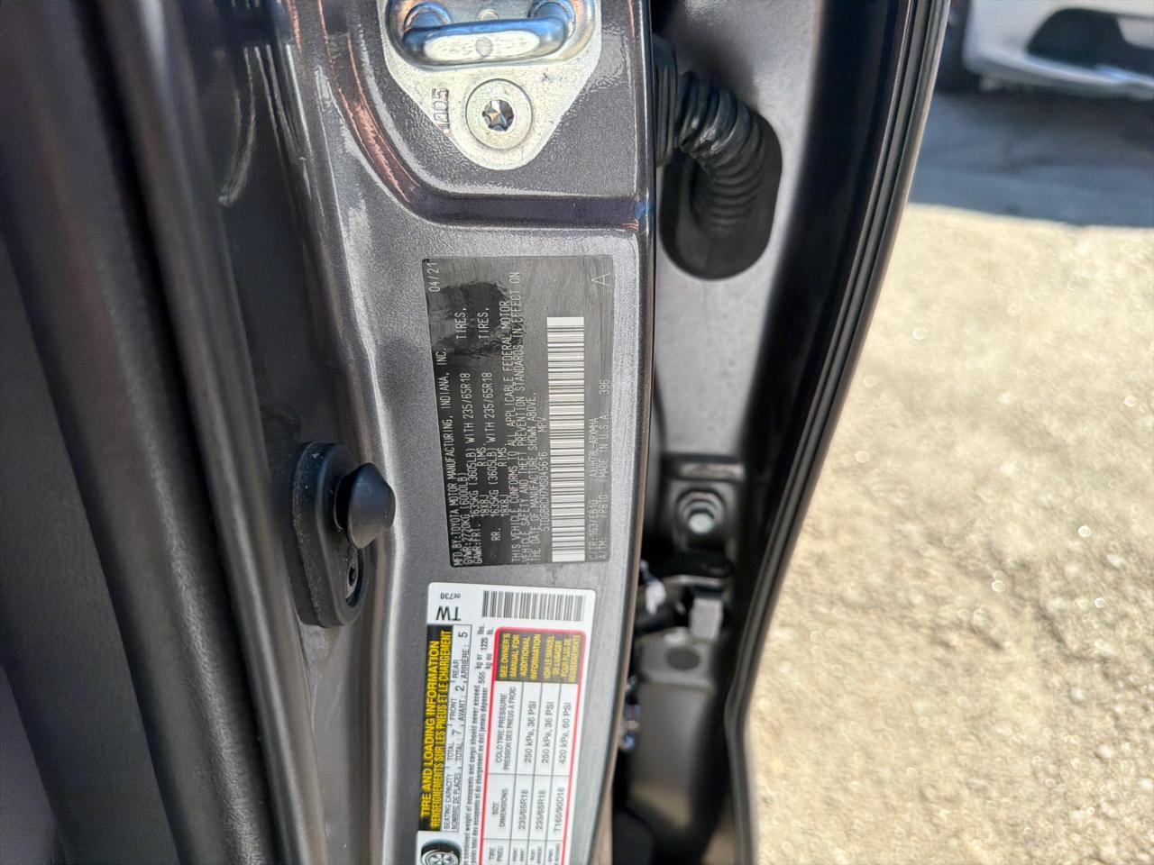 Toyota Highlander Hybrid XLE AWD (Natl) 2021