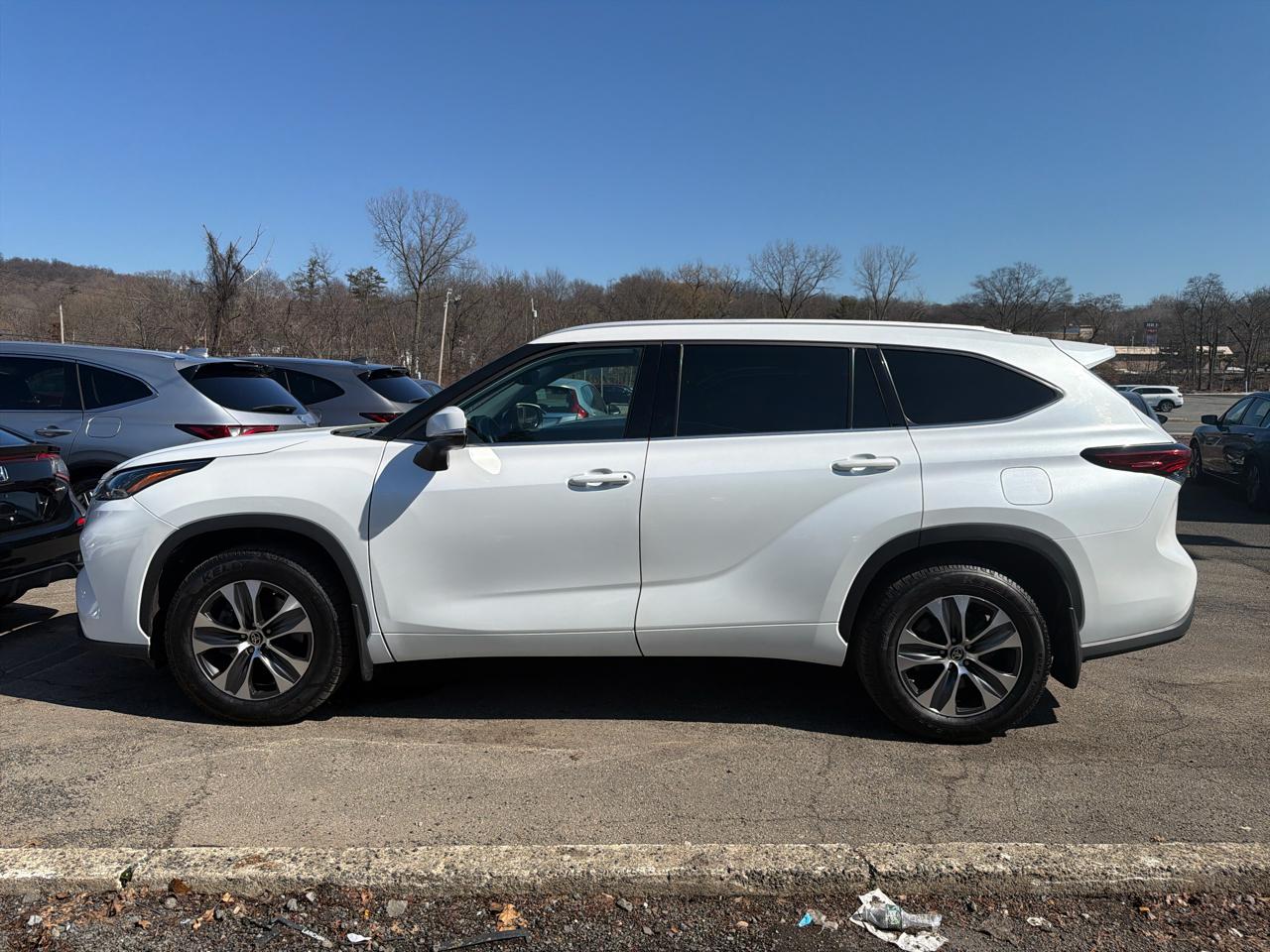 Toyota Highlander XLE AWD (Natl) 2022