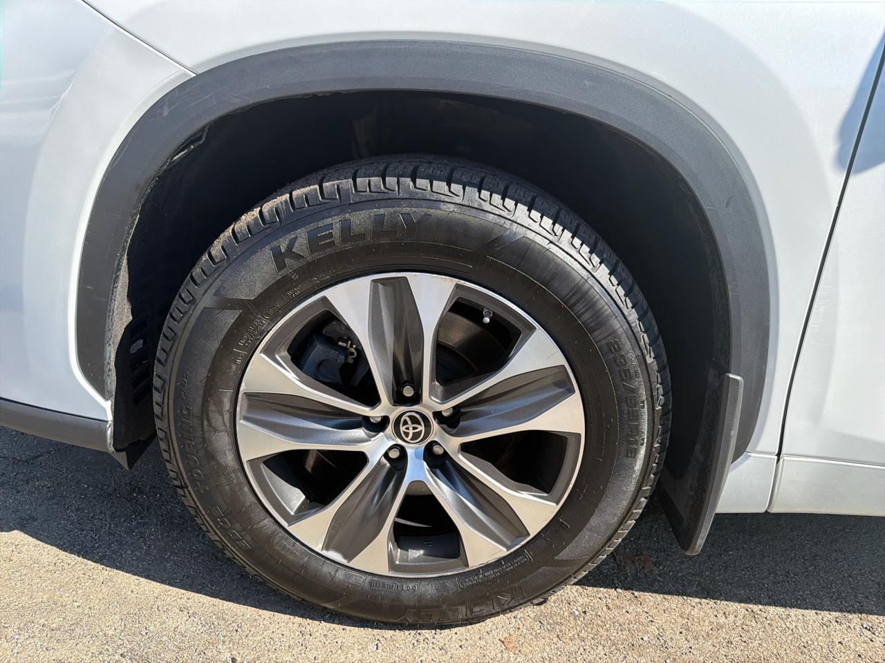 Toyota Highlander XLE AWD (Natl) 2022