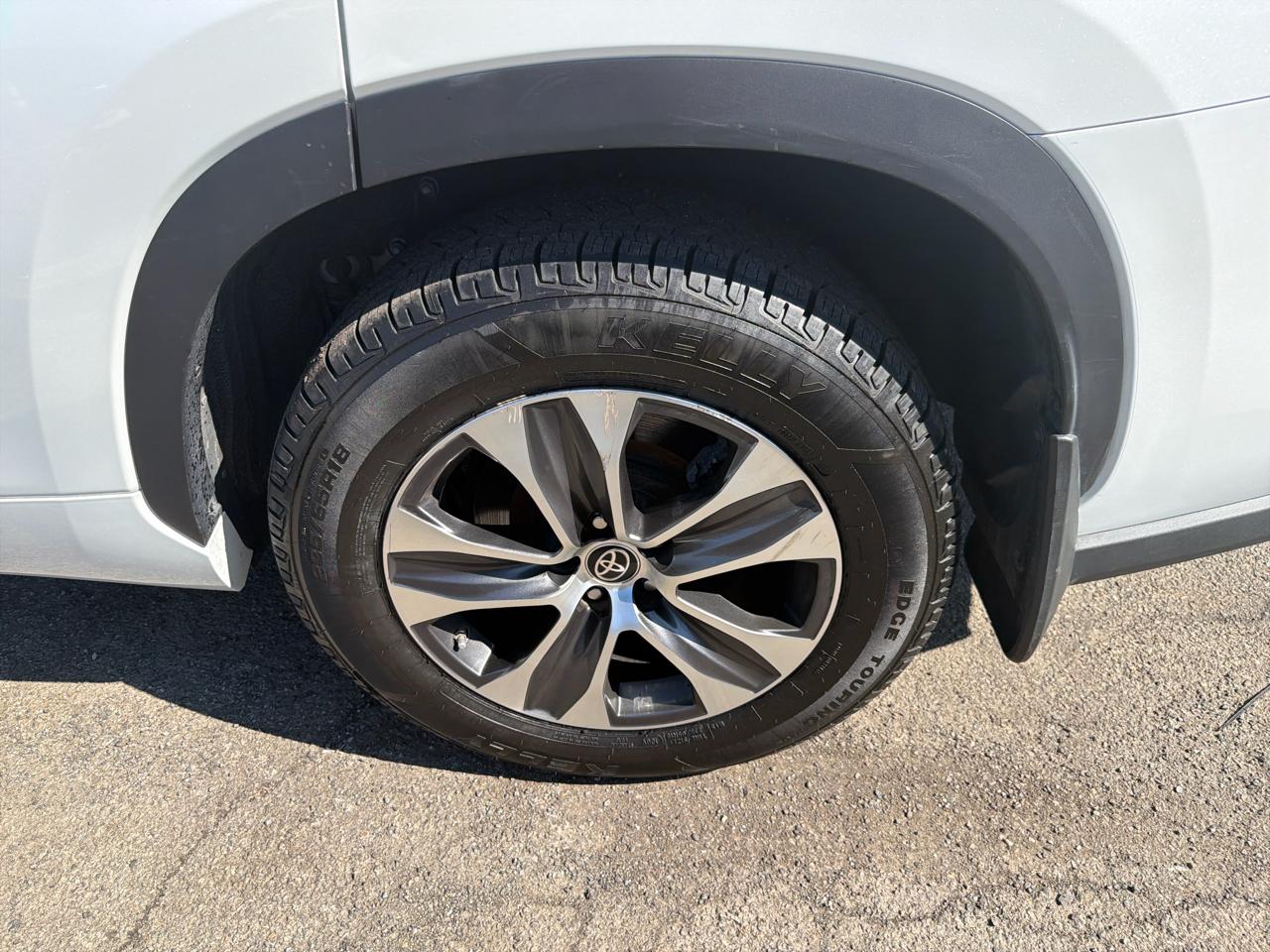 Toyota Highlander XLE AWD (Natl) 2022