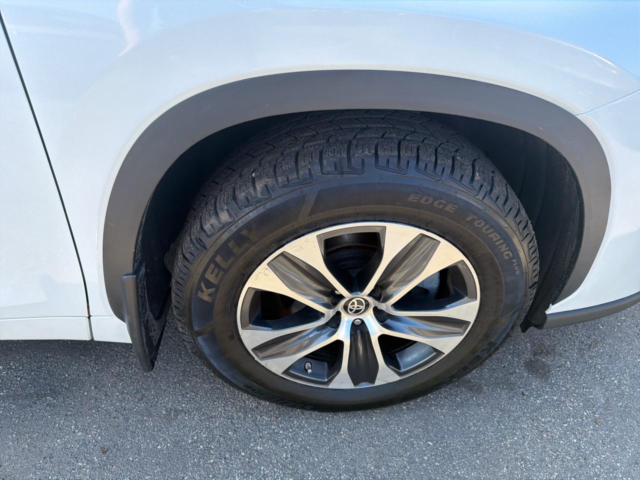 Toyota Highlander XLE AWD (Natl) 2022