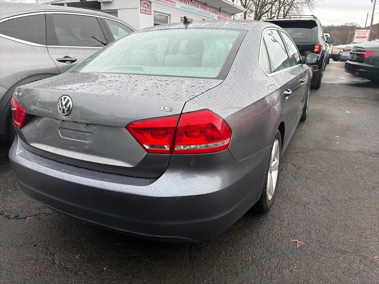 Volkswagen Passat 4dr Sdn 1.8T Auto S PZEV 2015