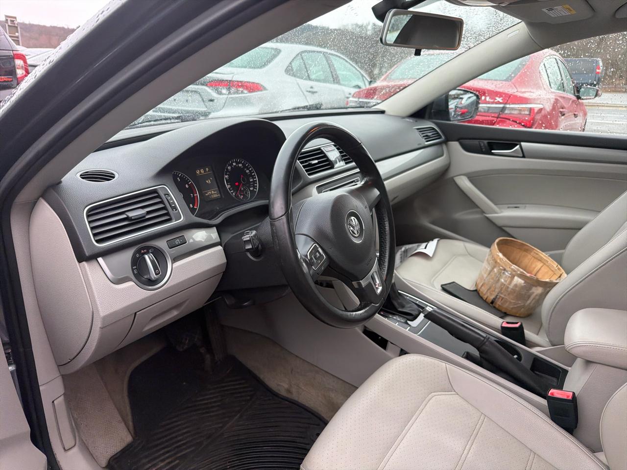 Volkswagen Passat 4dr Sdn 1.8T Auto S PZEV 2015