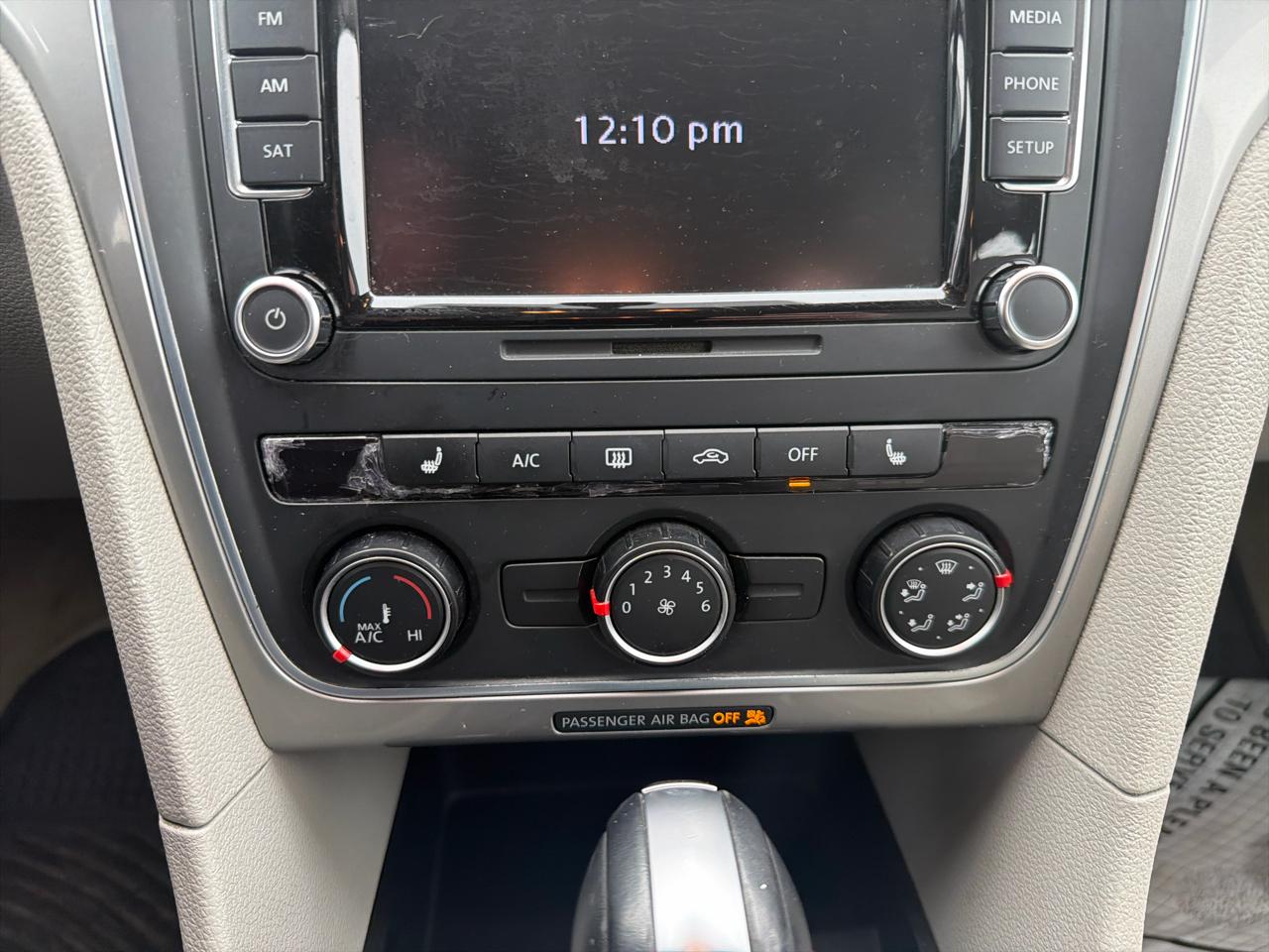 Volkswagen Passat 4dr Sdn 1.8T Auto S PZEV 2015