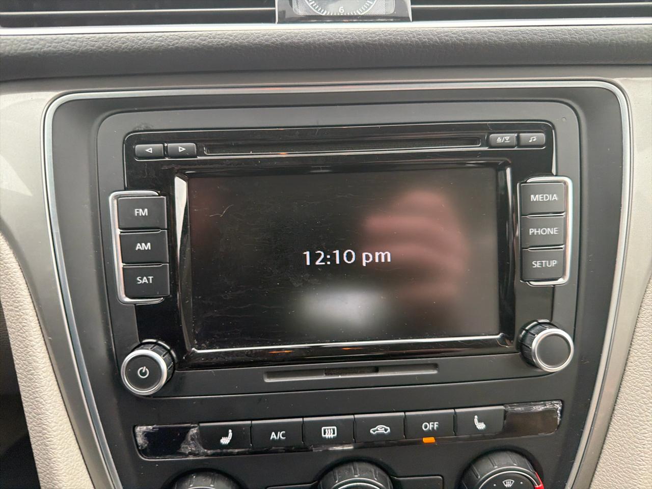 Volkswagen Passat 4dr Sdn 1.8T Auto S PZEV 2015