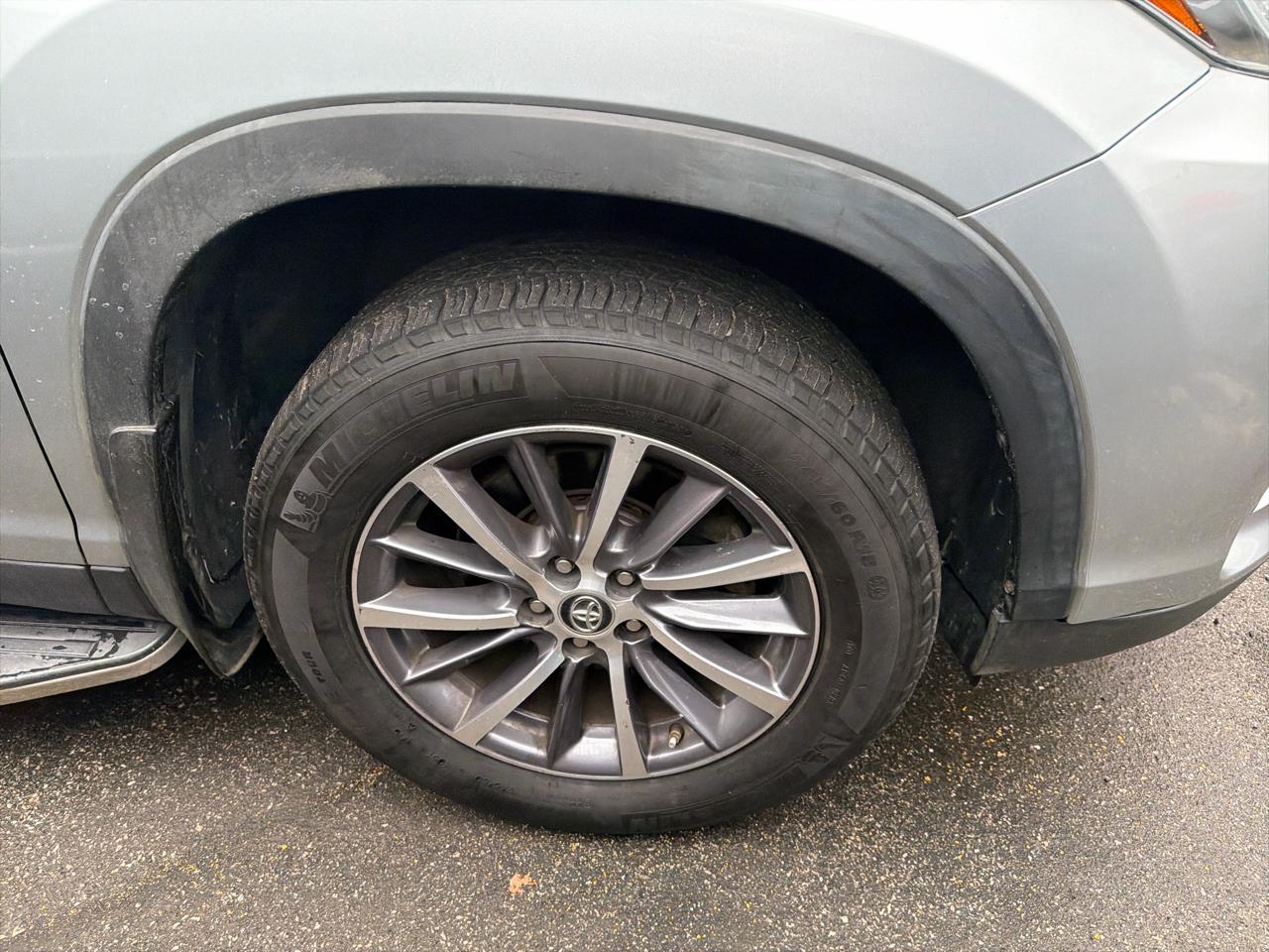 Toyota Highlander XLE V6 AWD (Natl) 2019