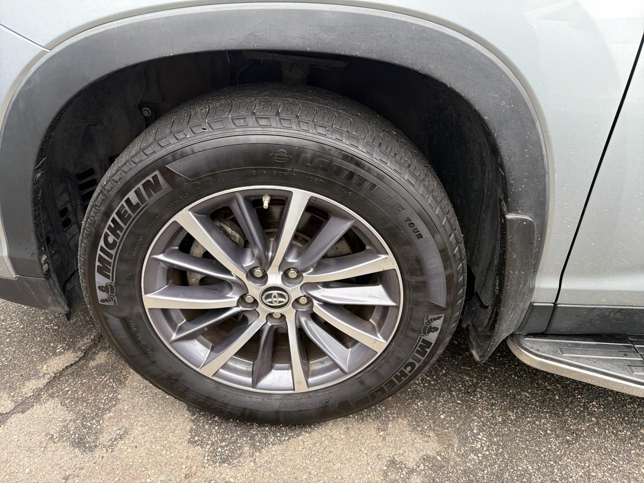 Toyota Highlander XLE V6 AWD (Natl) 2019