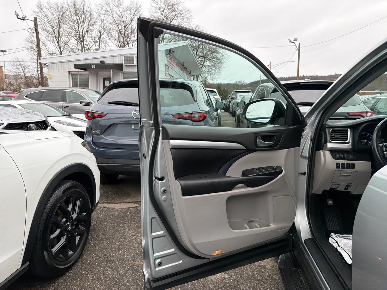 Toyota Highlander XLE V6 AWD (Natl) 2019