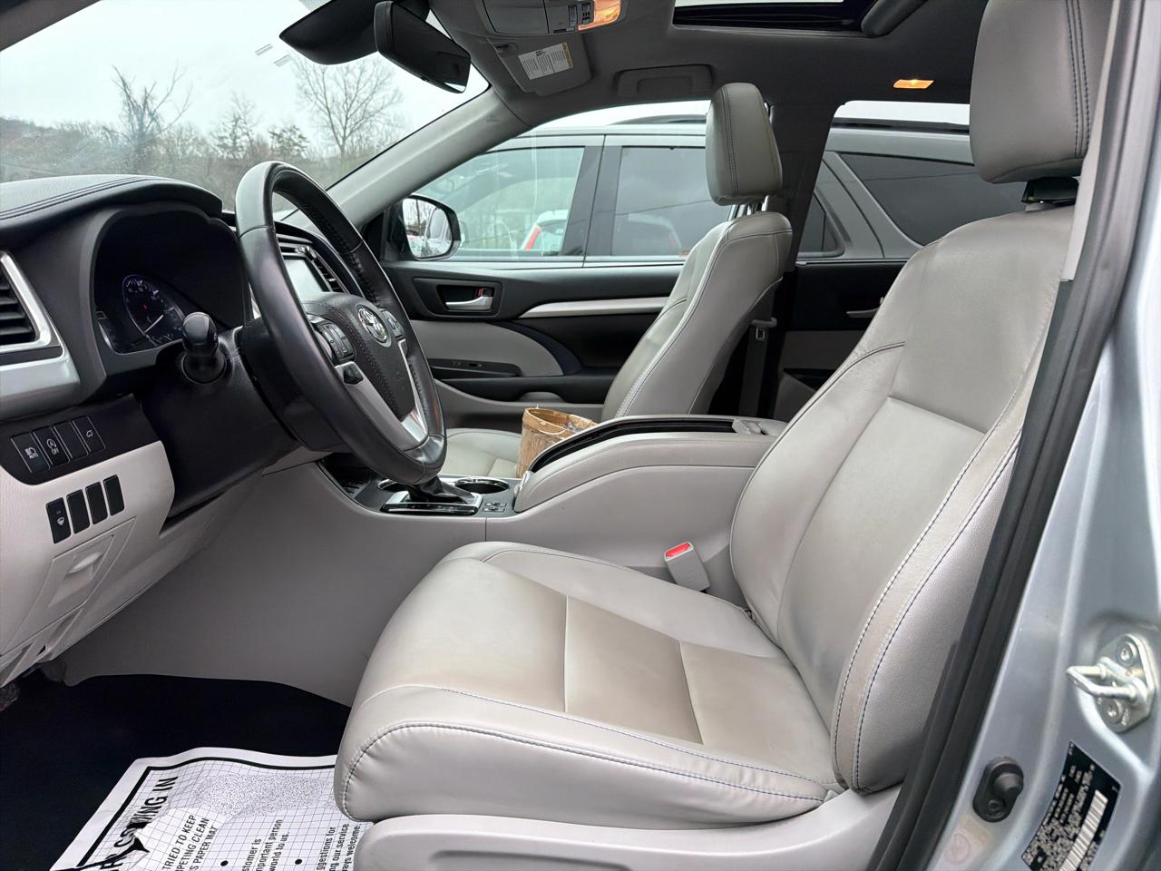 Toyota Highlander XLE V6 AWD (Natl) 2019